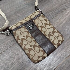 Coach Vintage Signature Crossbody Bag in Brown/Tan